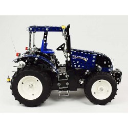 Radiostyrd Traktor New Holland T8.390 Byggmodell Metall 1:16 Tronico